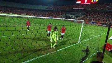 شاهد.. لقطة طريفة لـ محمد الشناوي خلال مباراة مصر وإثيوبيا شاهد.. لقطة طريفة لـ محمد الشناوي خلال مباراة مصر وإثيوبيا