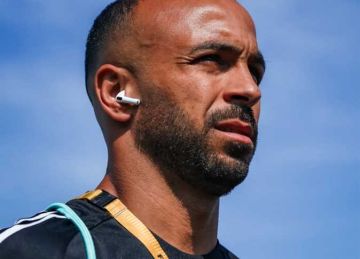 غدا.. محاكمة المتهم بالنصب على لاعب النادي الأهلي مجدي أفشة غدا.. محاكمة المتهم بالنصب على لاعب النادي الأهلي مجدي أفشة