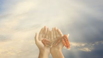 هل عدم استجابة الدعاء من علامات غضب الله؟.. الإفتاء تجيب