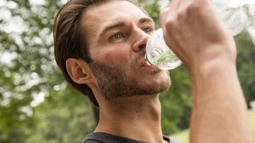 اشرب سوايل كتير .. نصائح ذهبية تساعدك على تخفيف التوتر اشرب سوايل كتير .. نصائح ذهبية تساعدك على تخفيف التوتر