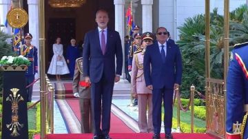 السيسي يعرب عن تقديره للمواقف الإسبانية الداعمة للسلام العادل والشامل في الشرق الأوسط