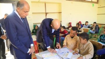 شكاوى من تأخر تسليم الكتب والتقييمات في بعض المدارس ومطالب بتدخل وزارة التعليم