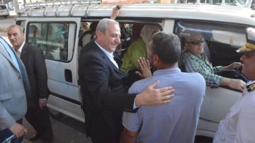 محافظ الغربية يتابع ميدانيا انتظام حركة النقل ويؤكد على توفير وسائل انتقال آمنة