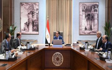 مدبولي يبحث مع وزير المالية الملامح الأولية للحزمة الثانية من التسهيلات الضريبية مدبولي يبحث مع وزير المالية الملامح الأولية للحزمة الثانية من التسهيلات الضريبية