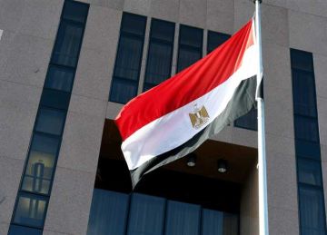 مصر تستهجن التصريحات المنسوبة لرئيس وزراء إسرائيل بشأن رغبته في تهجير الفلسطينيين عبر معبر رفح (تفاصيل) مصر تستهجن التصريحات المنسوبة لرئيس وزراء إسرائيل بشأن رغبته في تهجير الفلسطينيين عبر معبر رفح (تفاصيل)