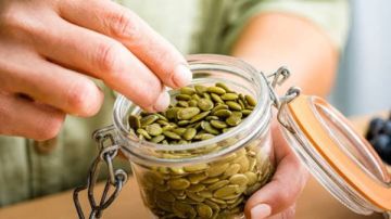 اكتشف فوائد بذور اليقطين يوميا.. سر الصحة والطاقة في حبوب صغيرة
