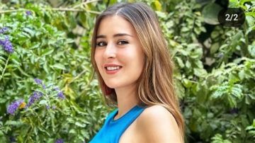 بالأحمر اللافت.. عائشة بن أحمد تخطف الأنظار بظهورها