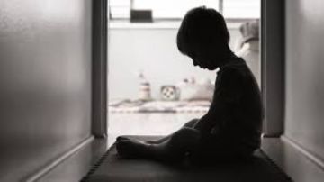 تفاصيل صادمة.. شهادة ضابط المباحث تكشف كيف استدرج نقاش طفل المعصرة واعتدى عليه مرتين تفاصيل صادمة.. شهادة ضابط المباحث تكشف كيف استدرج نقاش طفل المعصرة واعتدى عليه مرتين