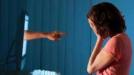 يبتز الفتيات على فيس بوك باسم امرأة .. فما الحكم؟ عطية لاشين يحذر