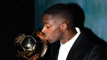 حلم أصبح حقيقة.. أول تعليق من ديمبيلي بعد تتويجه بالكرة الذهبية حلم أصبح حقيقة.. أول تعليق من ديمبيلي بعد تتويجه بالكرة الذهبية