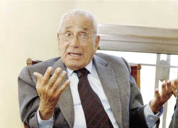 ١٠٢ سنة على ميلاد الأستاذ .. هيكل مسيرة حافلة فى الصحافة والسياسة و الوعى 