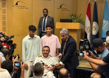 ظل تحت الماء 6 ساعات.. جينيس تحتفي بقبطان مصري لتحطيمه الرقم القياسي