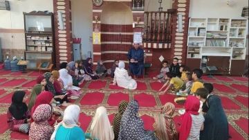 ما حكم أخذ الأجر على تحفيظ القرآن؟.. يسري جبر يجيب