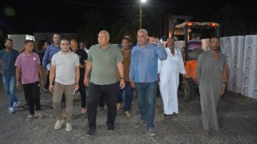 محافظ الوادي الجديد يتفقد مجمع التمور بالخارجة