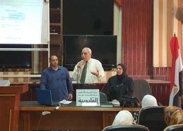 تدريب معلمي الحاسب بالقليوبية على تطوير المناهج وتقنيات البرمجة والذكاء الاصطناعي