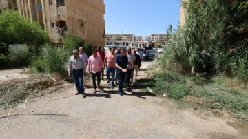 محافظ البحر الأحمر يتفقد منطقة أبو عشرة ويوجه بتكثيف حملات النظافة