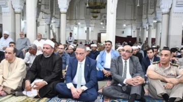 محافظ الفيوم يشهد احتفال الأوقاف بالمولد النبوي الشريف محافظ الفيوم يشهد احتفال الأوقاف بالمولد النبوي الشريف