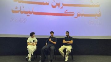 أحمد داش يشاهد فيلم لامؤاخذة بعد مرور 11 عاما على عرضه الأول