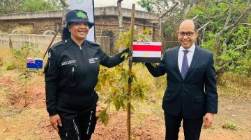 سفير القاهرة بجنوب إفريقيا يغرس شجرة باسم مصر في غابة الحرية ببريتوريا سفير القاهرة بجنوب إفريقيا يغرس شجرة باسم مصر في غابة الحرية ببريتوريا