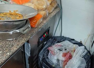 ضبط 3 أطنان أغذية فاسدة بـ أسواق محافظة دمياط ضبط 3 أطنان أغذية فاسدة بـ أسواق محافظة دمياط