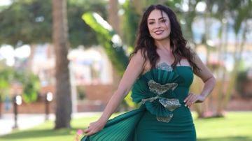 نرمين الفقى تستعرض قوامها الممشوق بهذه الإطلالة