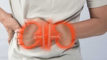 هل الإفراط في شرب الماء يضر بالكلى؟ لن تتوقع