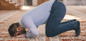 هل يجوز للطالب جمع الصلوات بسبب ظروف الدراسة ؟.. الإفتاء تجيب