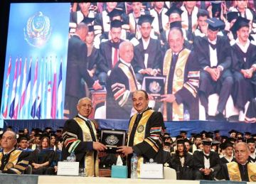 وزير قطاع الأعمال العام يشهد تخرج دفعة جديدة من طلبة الأكاديمية العربية للعلوم والتكنولوجيا والنقل البحري