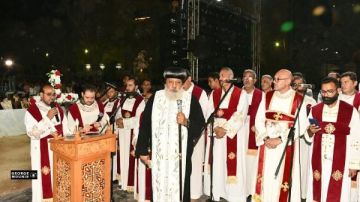 الأنبا ميخائيل يصلي عشية عيد الصليب بدير برسوم العريان بالمعصرة