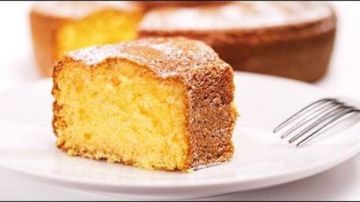 بخطوات سهلة مثل المحترفين.. طريقة عمل كيكة إسفنجية هشة