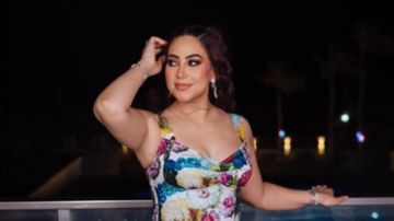 بوسي تخطف الأنظار بإطلالة جذابة