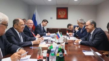 توريد القمح والحبوب.. وزير الخارجية يلتقي نظيره الروسي