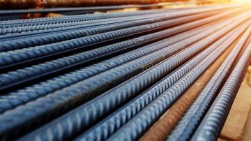 حديد عز تثبت أسعارها وتضخ كميات إضافية في السوق لمنع المضاربات