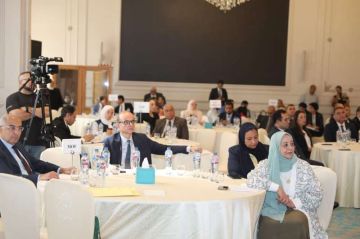 عاطر حنورة: الآن نستطيع طرح أكثر من ١٠ مشروعات بنظام المشاركة مع القطاع الخاص فى وقت واحد عاطر حنورة: الآن نستطيع طرح أكثر من ١٠ مشروعات بنظام المشاركة مع القطاع الخاص فى وقت واحد