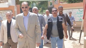 محافظ سوهاج يحيل مدير المجمع الزراعي للتحقيق وواقعة غياب دفاتر العهدة للنيابة محافظ سوهاج يحيل مدير المجمع الزراعي للتحقيق وواقعة غياب دفاتر العهدة للنيابة