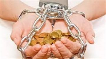 إذا ضاق عليك الرزق وزادت المشاكل الزوجية .. هذا الفعل سبب الفقر فاحذره