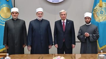 وزير الأوقاف لرئيس كازاخستان: جئت محملا برسالة احترام وتقدير من مصر قيادة وحكومة وشعبا وزير الأوقاف لرئيس كازاخستان: جئت محملا برسالة احترام وتقدير من مصر قيادة وحكومة وشعبا