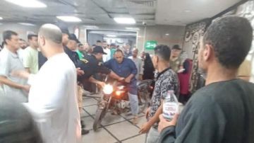 الحقوني أمي بتموت.. حقيقة اقتحام مواطن لمستشفى بنها بدراجة نارية