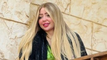 دفعت الكفالة.. الراقصة بوسي تغادر قسم المقطم بعد اتهامها بنشر فيديوهات خادشة للحياء دفعت الكفالة.. الراقصة بوسي تغادر قسم المقطم بعد اتهامها بنشر فيديوهات خادشة للحياء