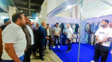 قبل افتتاحه بساعات..جولة تفقدية لأعضاء غرفة القاهرة بمعرض أهلا مدارس الرئيسي