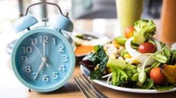 هل الصيام المتقطع مناسب للجميع؟ إيجابيات وسلبيات