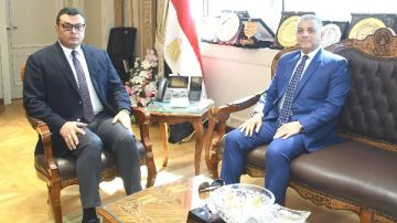 وزير الإسكان ومحافظ الإسماعيلية يتابعان المشروعات المشتركة وزير الإسكان ومحافظ الإسماعيلية يتابعان المشروعات المشتركة