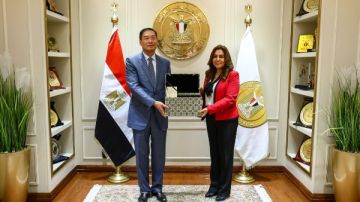 وزيرة التنمية المحلية تبحث مع نائب وزارة إدارة الطوارئ بالصين مجالات التعاون المشترك وزيرة التنمية المحلية تبحث مع نائب وزارة إدارة الطوارئ بالصين مجالات التعاون المشترك