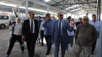 تمهيدا لافتتاحه.. محافظ المنيا يتابع أعمال التشغيل التجريبي لمجمع مواقف طريق مصر أسوان الزراعي