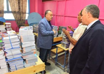 دون ربطها بدفع المصروفات .. تسليم الكتب المدرسية لطلاب أسيوط من اليوم الأول للدراسة دون ربطها بدفع المصروفات .. تسليم الكتب المدرسية لطلاب أسيوط من اليوم الأول للدراسة