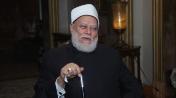 علي جمعة: التطبيق المعصوم لكتاب الله هو سيدنا محمد