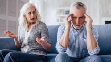 الطلاق الرمادي.. 6 أسباب تقود الرجال للانفصال بعد سن الخمسين