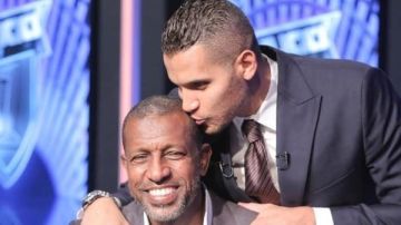 حبيب الكل .. عمر ربيع ياسين يهنئ والده بعيد ميلاده حبيب الكل .. عمر ربيع ياسين يهنئ والده بعيد ميلاده