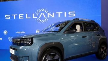 ستيلانتس تستدعي أكثر من 123 الف مركبة أمريكية بسبب خطر انفصال قطع التجهيز