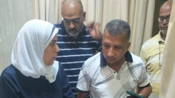 مجافظ مطروح يتابع تقديم الإسعافات لمصابي حادث اصطدام ميكروباص برصيف مجافظ مطروح يتابع تقديم الإسعافات لمصابي حادث اصطدام ميكروباص برصيف